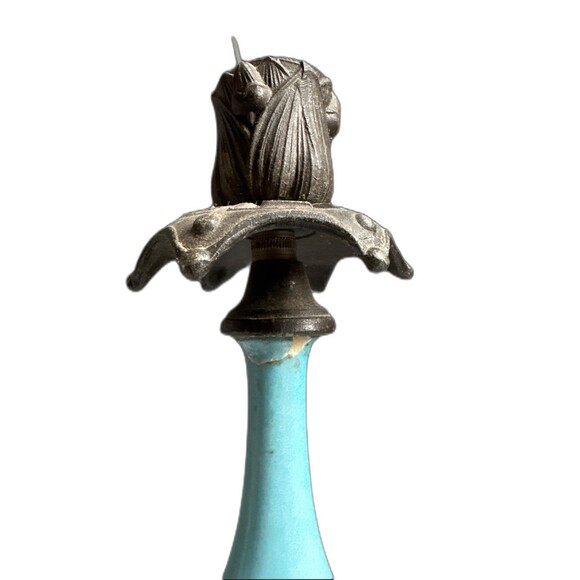 Pair of antique French cast iron candle ormolu porcelain holders, tulips, blue - Picture 2 of 7